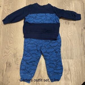 Carters Outfit set (12m)